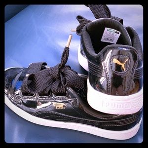 Puma black patent wmn 8-1/2, w/once(barely) chic